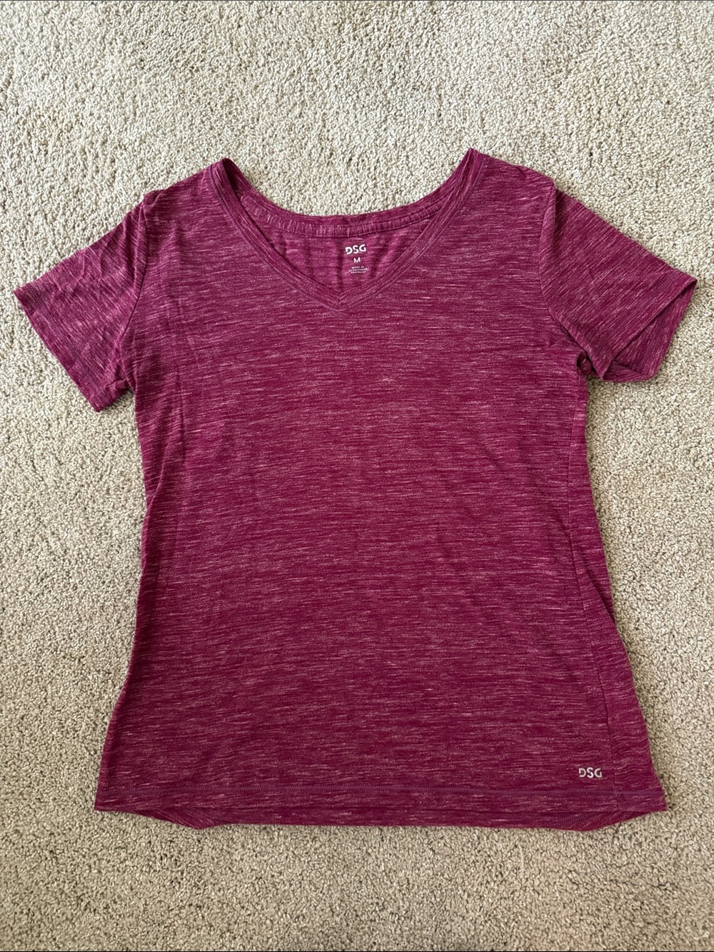 DSG Women's Heathered Plum V-Neck Short Sleeve Tee Size Medium